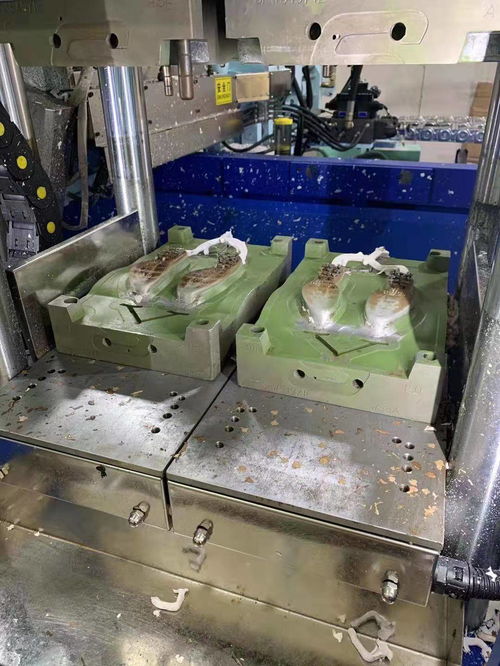 干冰清洗機 工業(yè)模具、橡膠及塑料制品去毛刺的首選方案